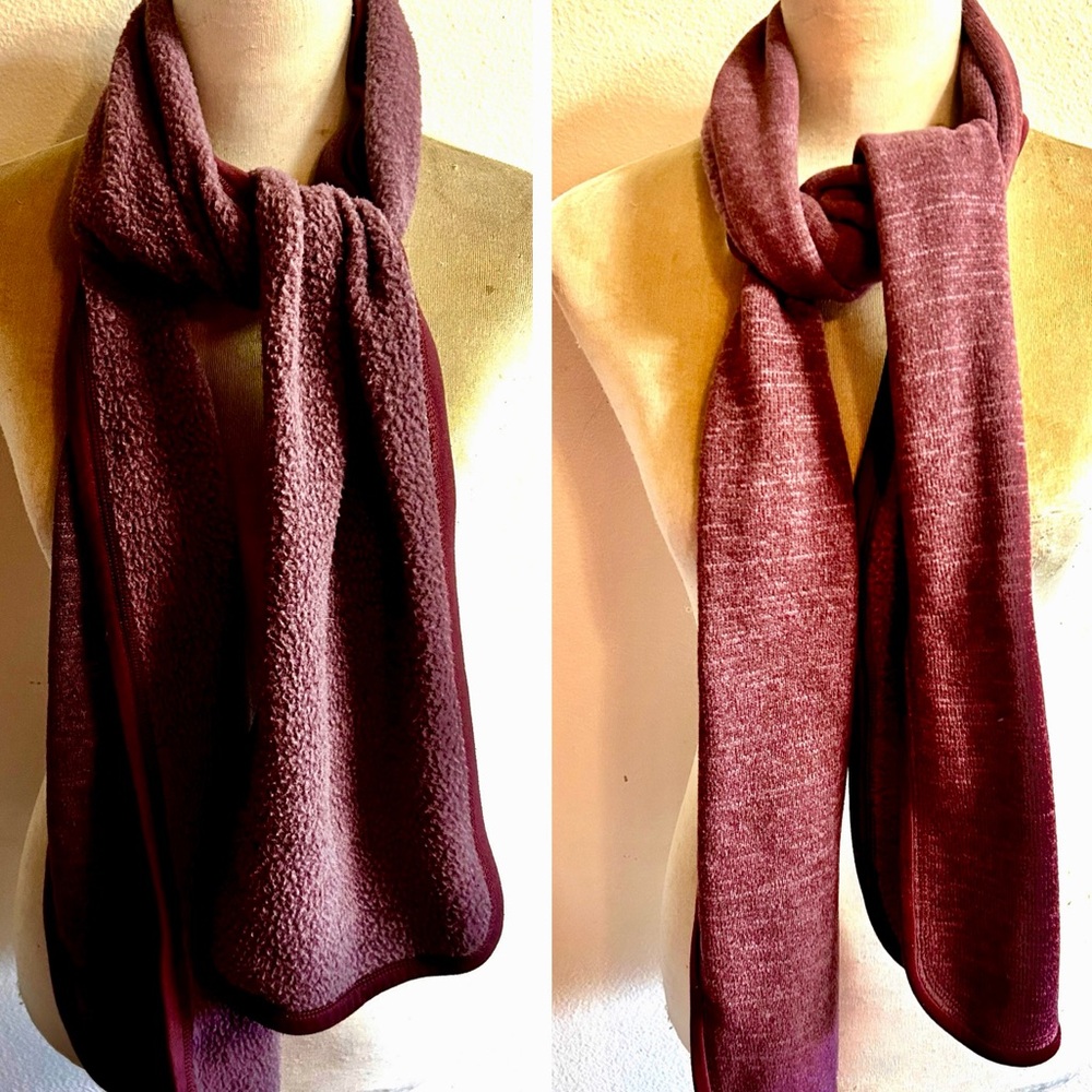 Patagonia reversible scarf purple plum  smooth knit/Sherpa fabric good condition